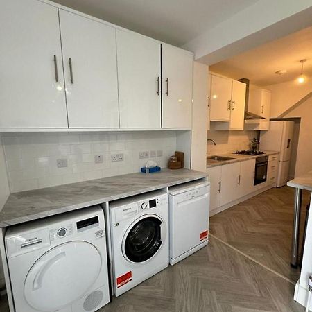 Smart Guest Rooms Fast Access To Central London Via Piccadilly Line New Southgate Luaran gambar