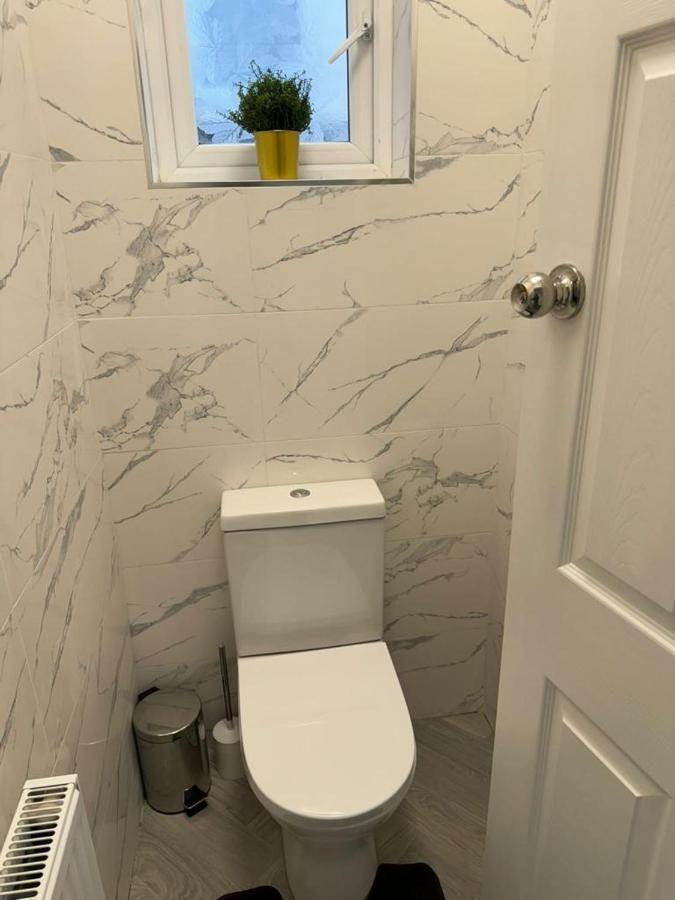 Smart Guest Rooms Fast Access To Central London Via Piccadilly Line New Southgate Luaran gambar