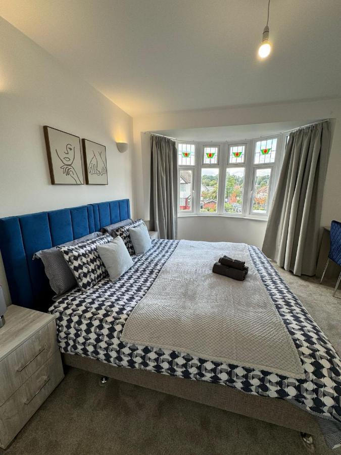 Smart Guest Rooms Fast Access To Central London Via Piccadilly Line New Southgate Luaran gambar