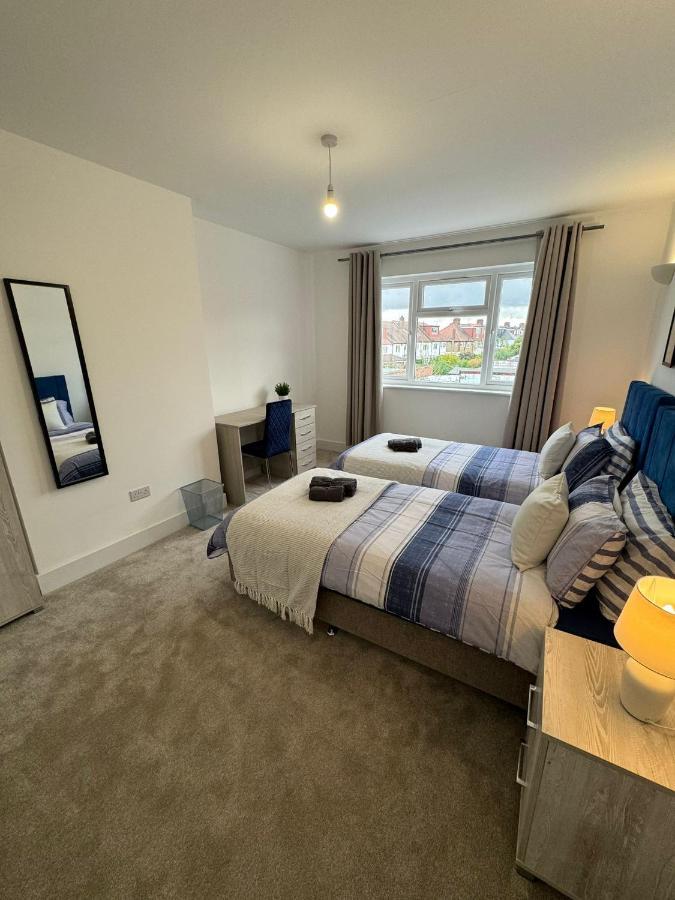 Smart Guest Rooms Fast Access To Central London Via Piccadilly Line New Southgate Luaran gambar