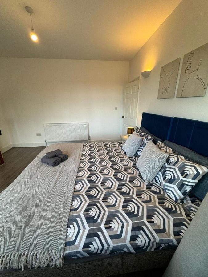 Smart Guest Rooms Fast Access To Central London Via Piccadilly Line New Southgate Luaran gambar