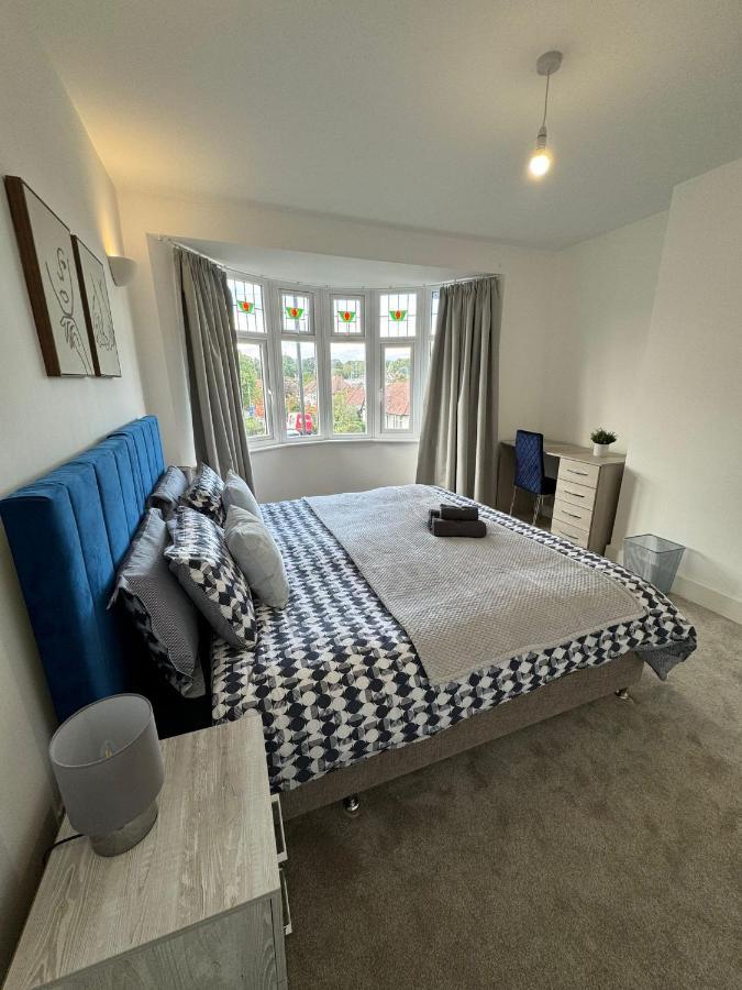 Smart Guest Rooms Fast Access To Central London Via Piccadilly Line New Southgate Luaran gambar